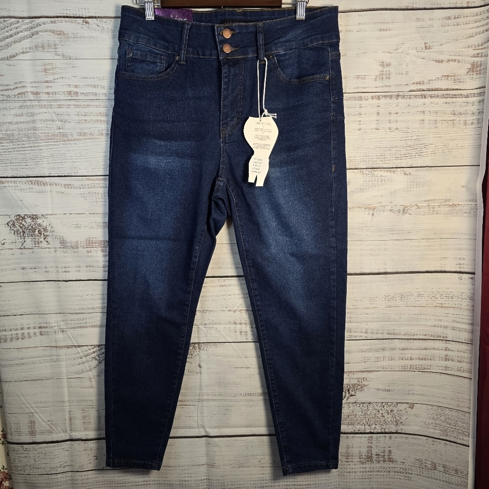 NWT Haute Curve High-Rise Skinny Jeans Size‎ 14, 16, 18, 20 Available Dark Wash
